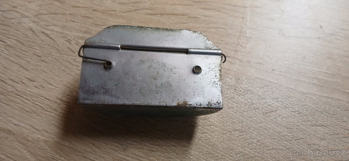 Starý popelník - 3