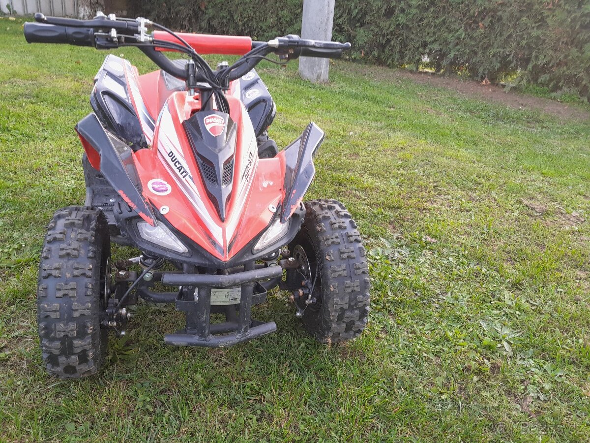 Dětská elektročtyřkolka Hecht
