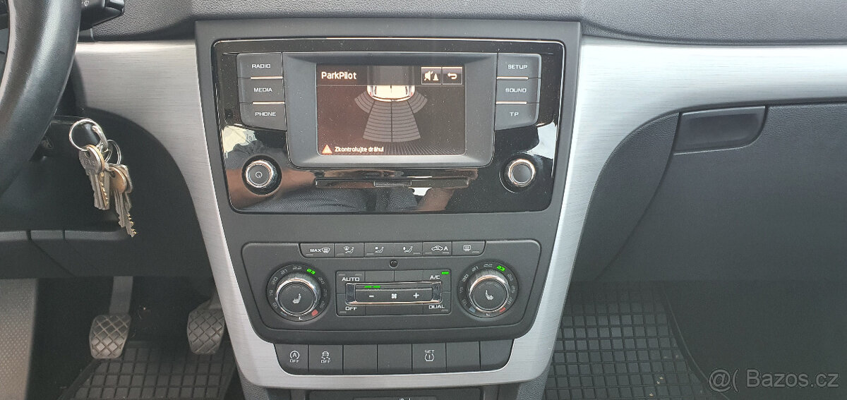 Rámeček autorádia Škoda Yeti - Climatronic, originál - 3