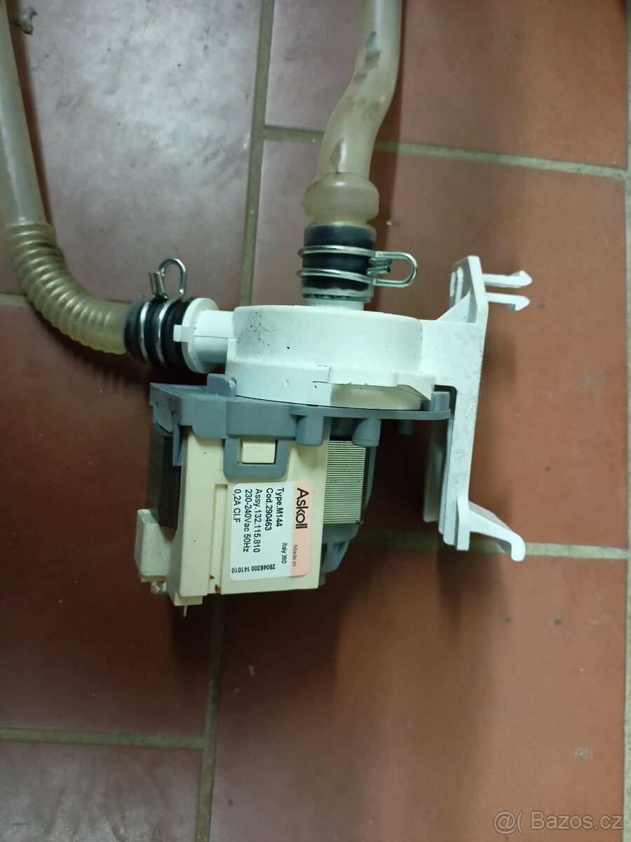 AEG 72850 CS - díly - 3