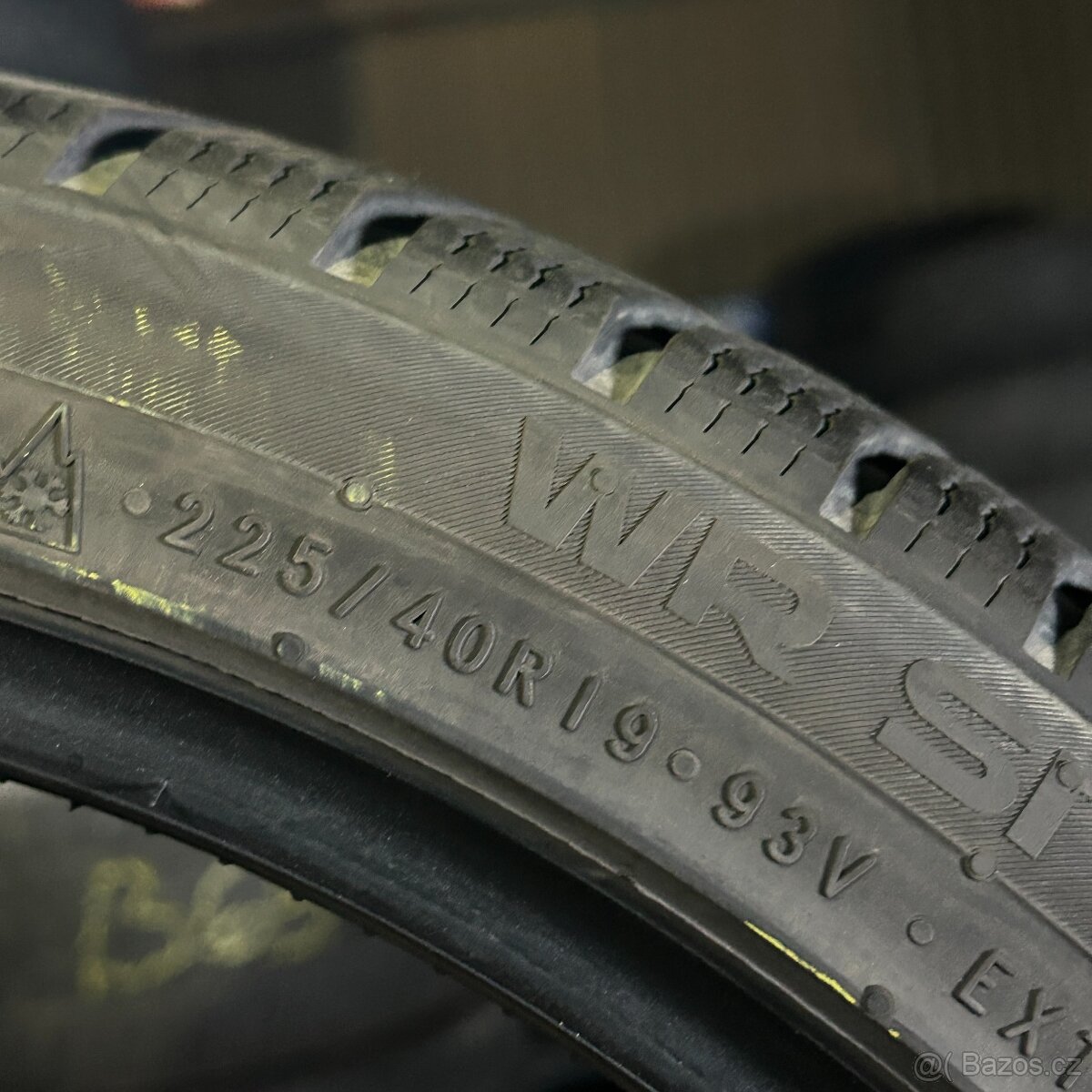 Zimní pneu 225/40 R19 93V Nokian 6mm - 3