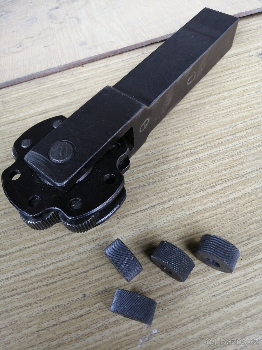 Prodám rádlovací kolečka prům.15 a 20mm a držáky kol - 3