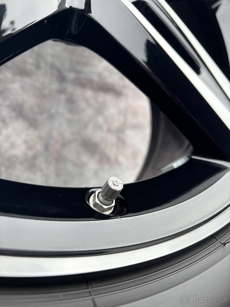 Originální Alu kola Mercedes-Bez CLA 225/45/18 - 3