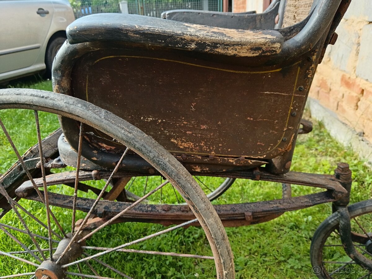 Staré invalidní křeslo - 3