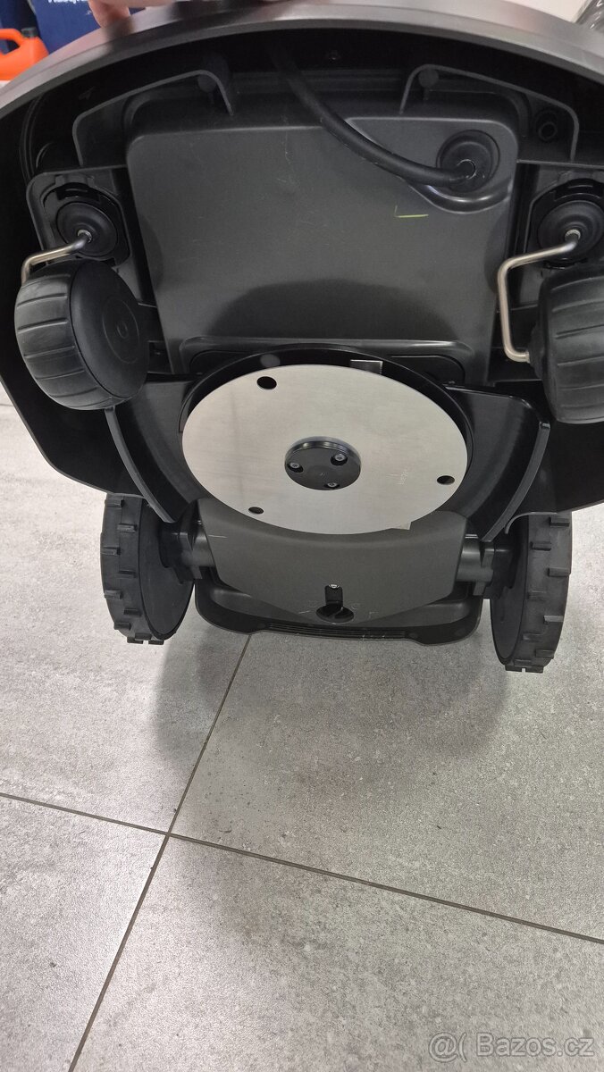 Robotická sekačka Husqvarna 310 Mark II - 3