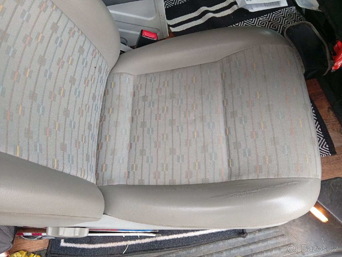 Přední sedadlo spolujezdce VW Transporter T5.1 - 3