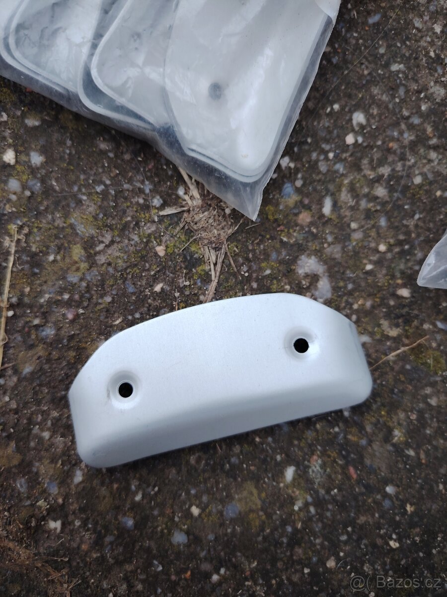 Koncovka k liště na karavan - 3