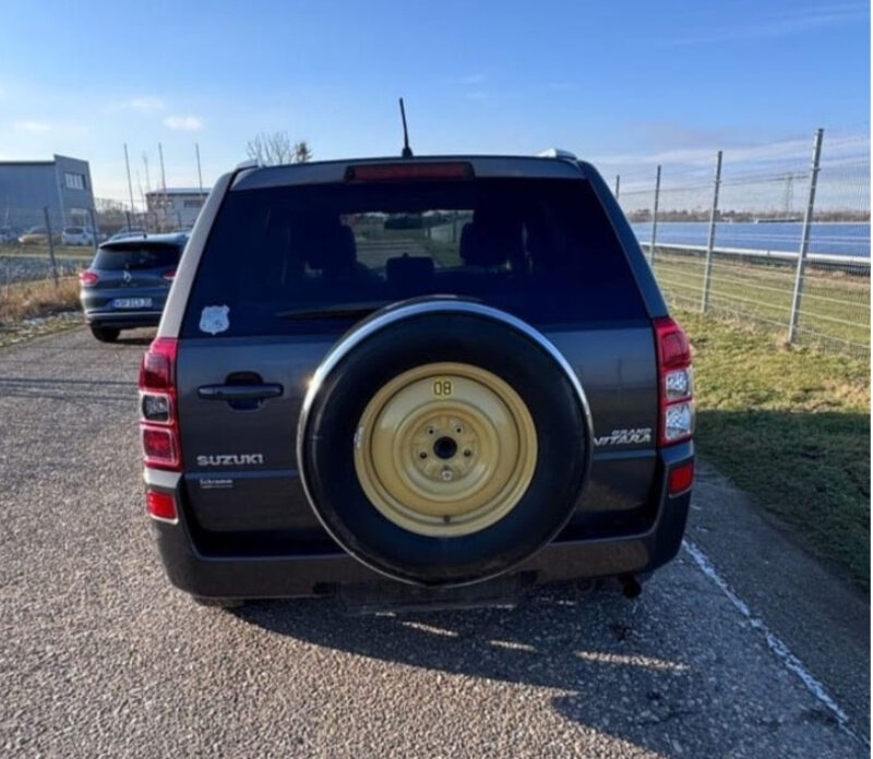 Suzuki Grand Vitara 2.4 benzin LPG 4x4 - 3