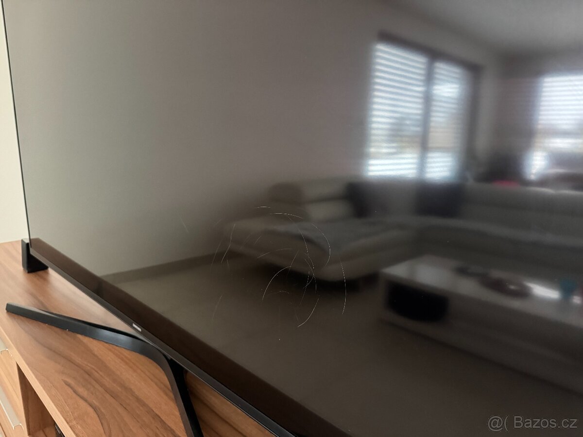 Televize Samsung 70 Smart LED 4K - 178 cm - 3