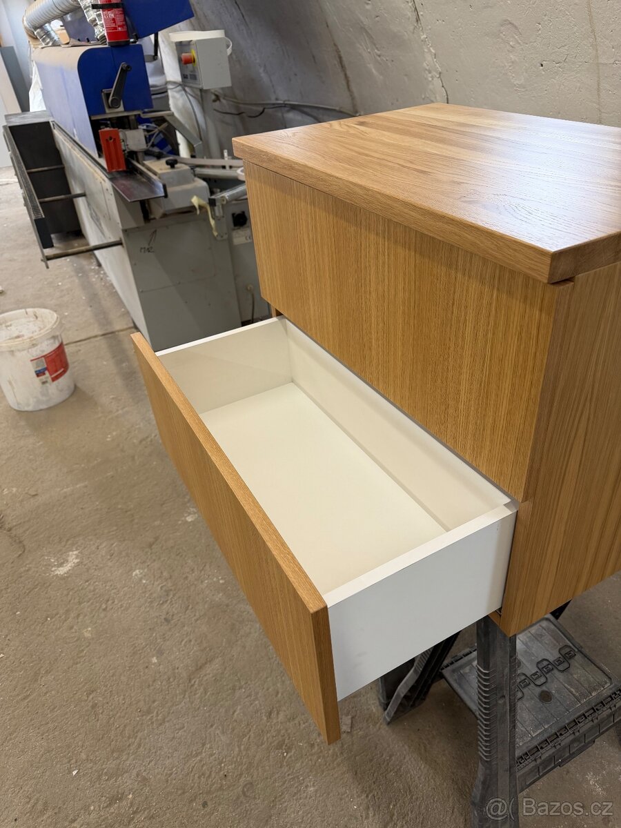 Dubová koupelnová skříňka - 3