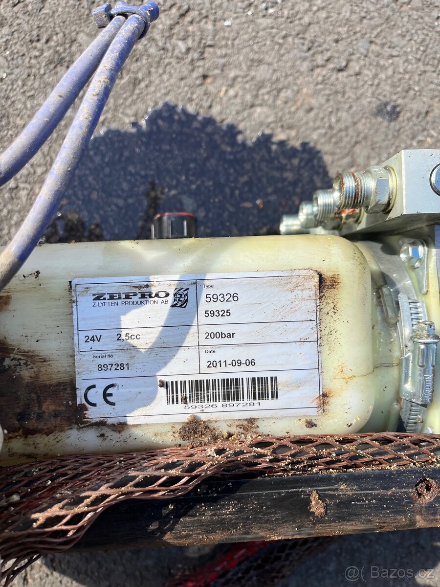 Hydraulická plošina ZEPRO na ND - 3