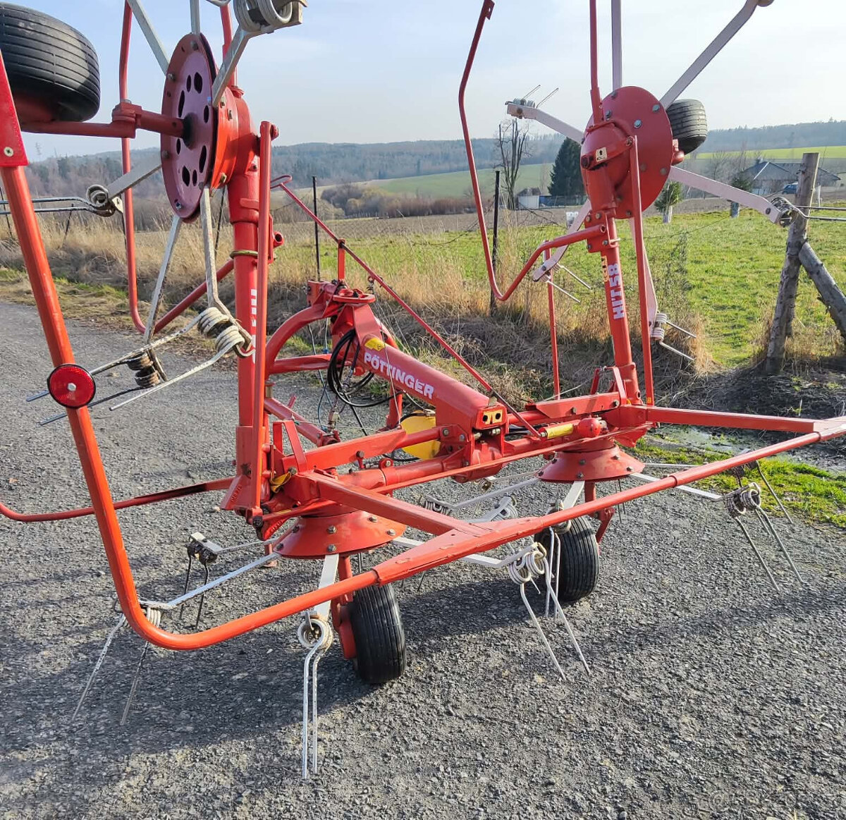 obraceč sena pottinger hit 58 -top stav - 3