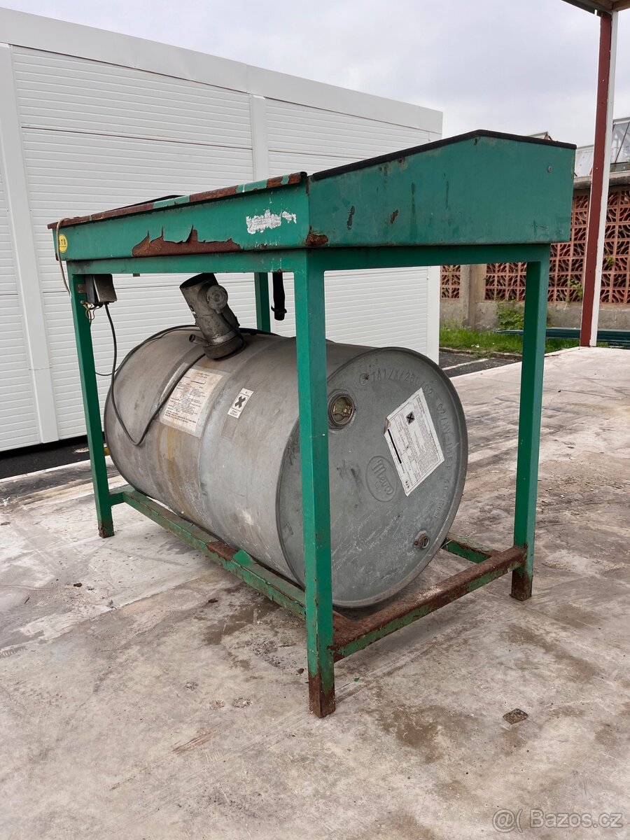 Průmyslový mycí stůl - 3