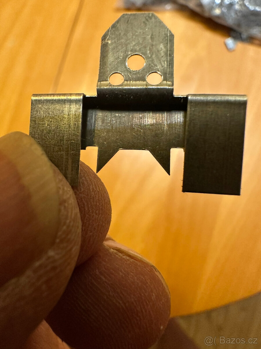 Železná úchytka (klip, sponka) na palubky - 3