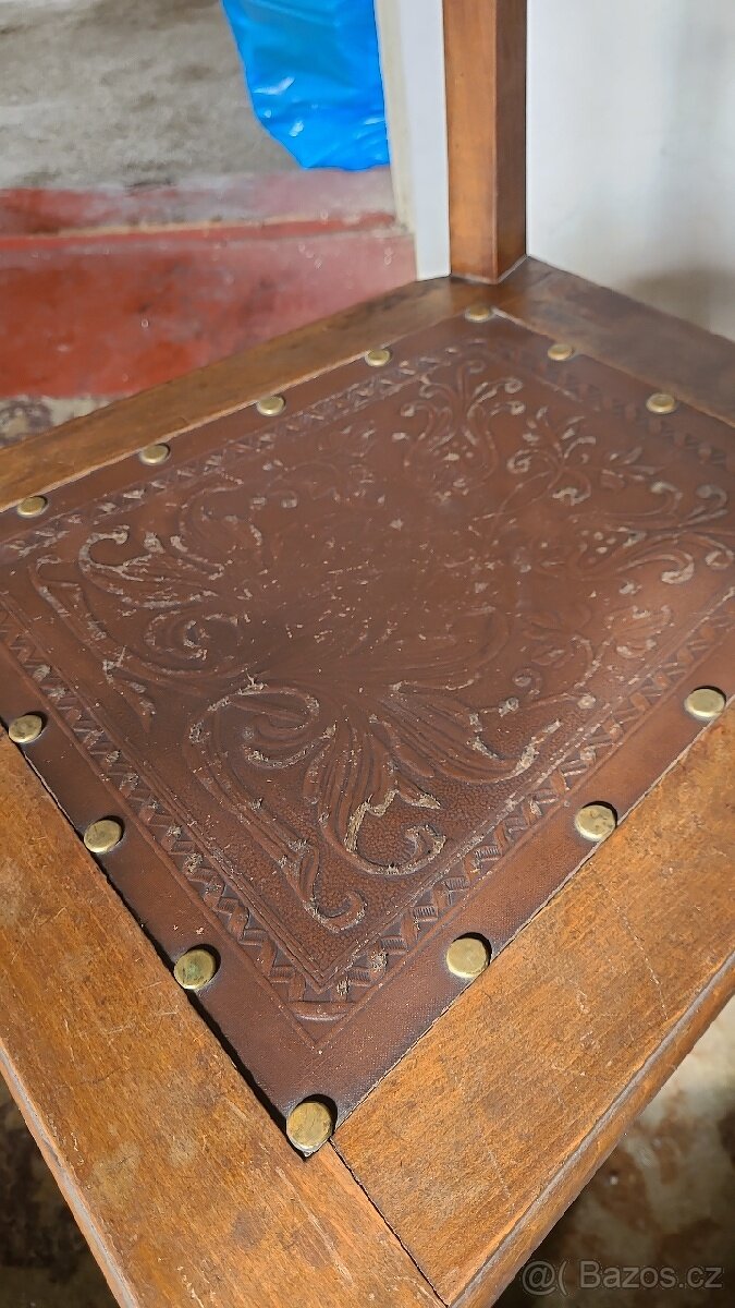 Krásná stará zdobená židle - 3