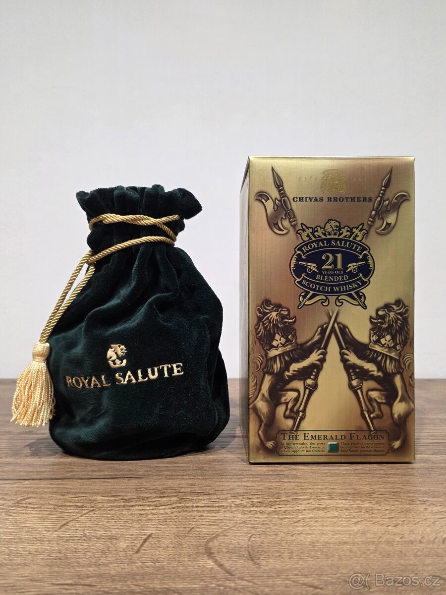 Chivas Regal Royal Salute 21y Emerald flacon (zelená) - 3