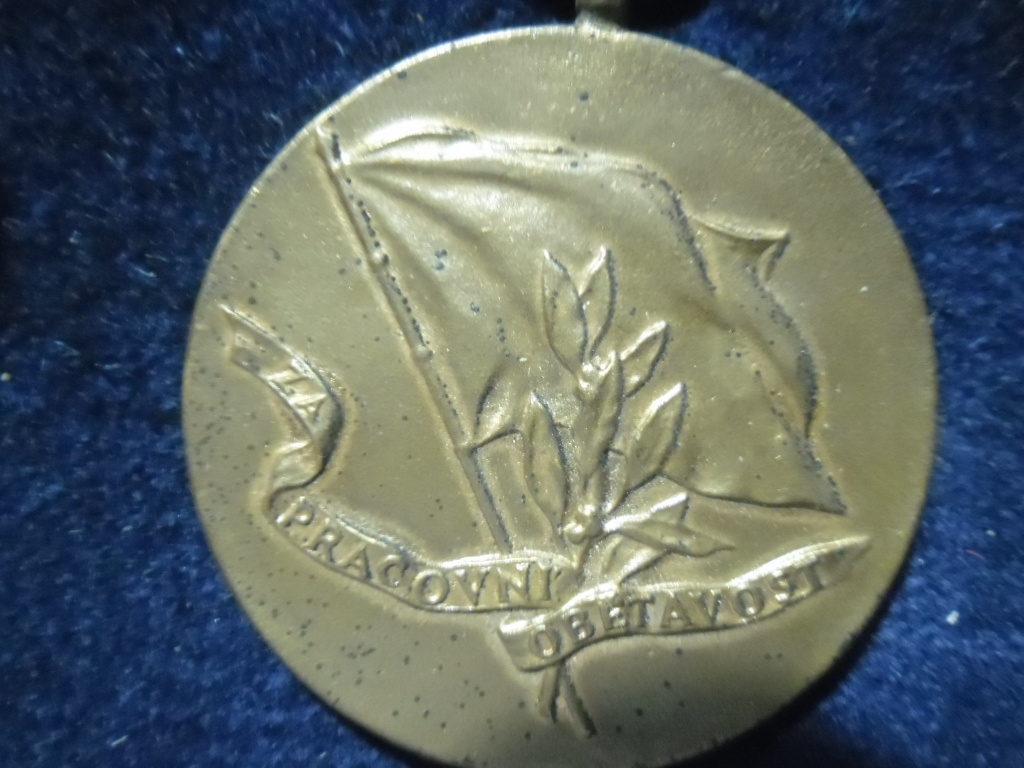 vyznamenání - Za pracovní obětavost - 3