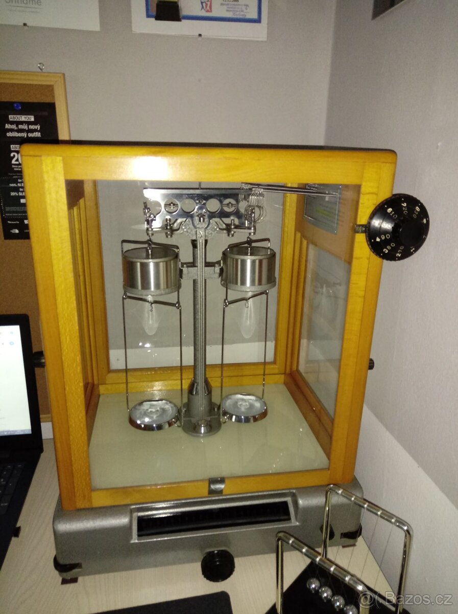 Staré laboratorní / analytické váhy Meopta světlé - 3