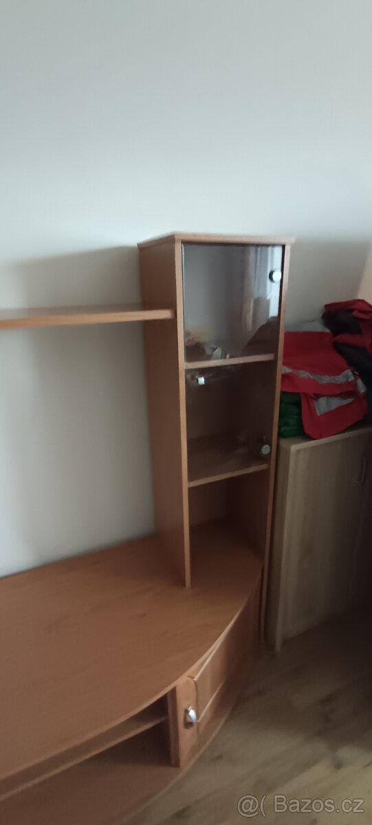 Prodám stolek pod TV - 3