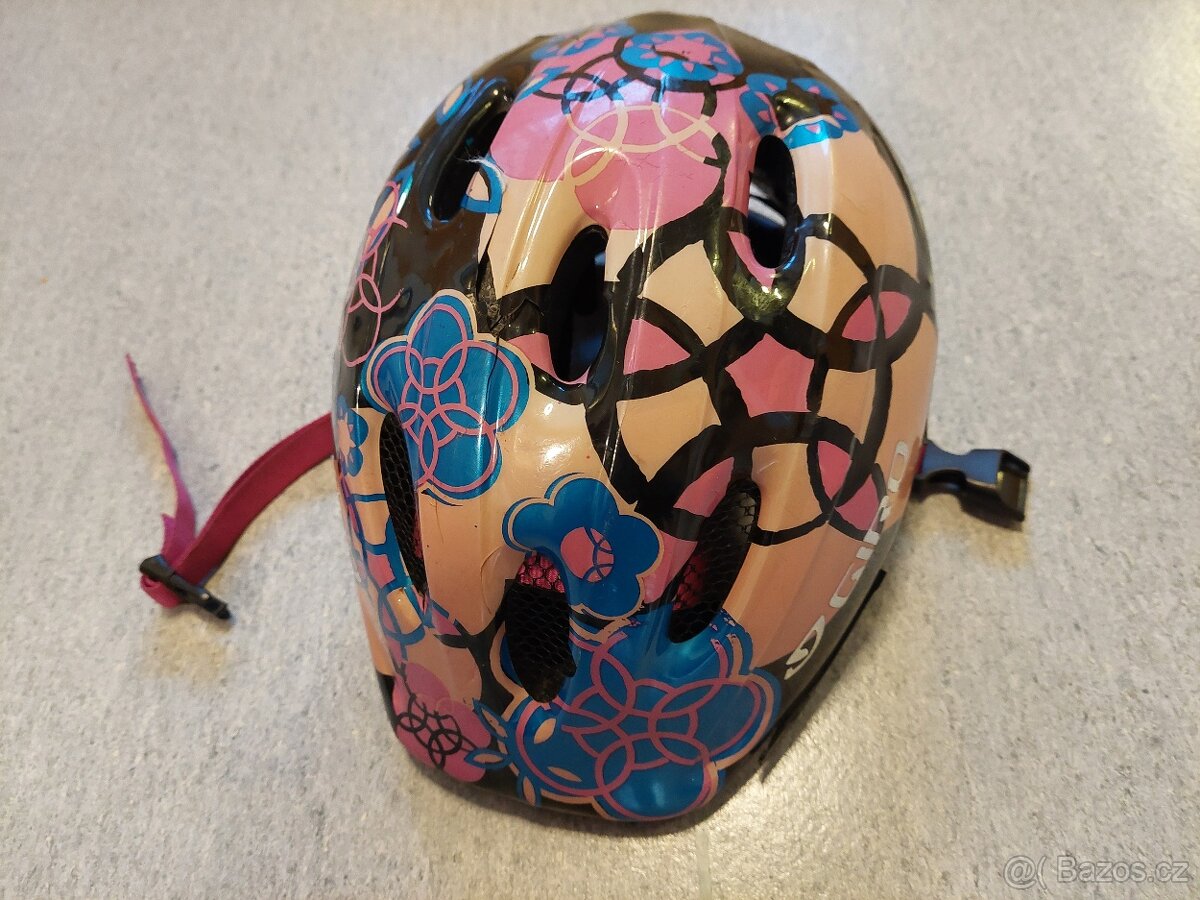 Dívčí cyklistická helma značky Giro ca 10-12 let - 3
