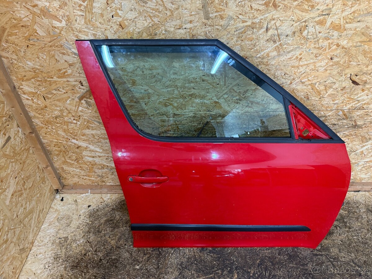 PRAVÉ PŘEDNÍ DVEŘE ŠKODA YETI LF3K/8151 - 3