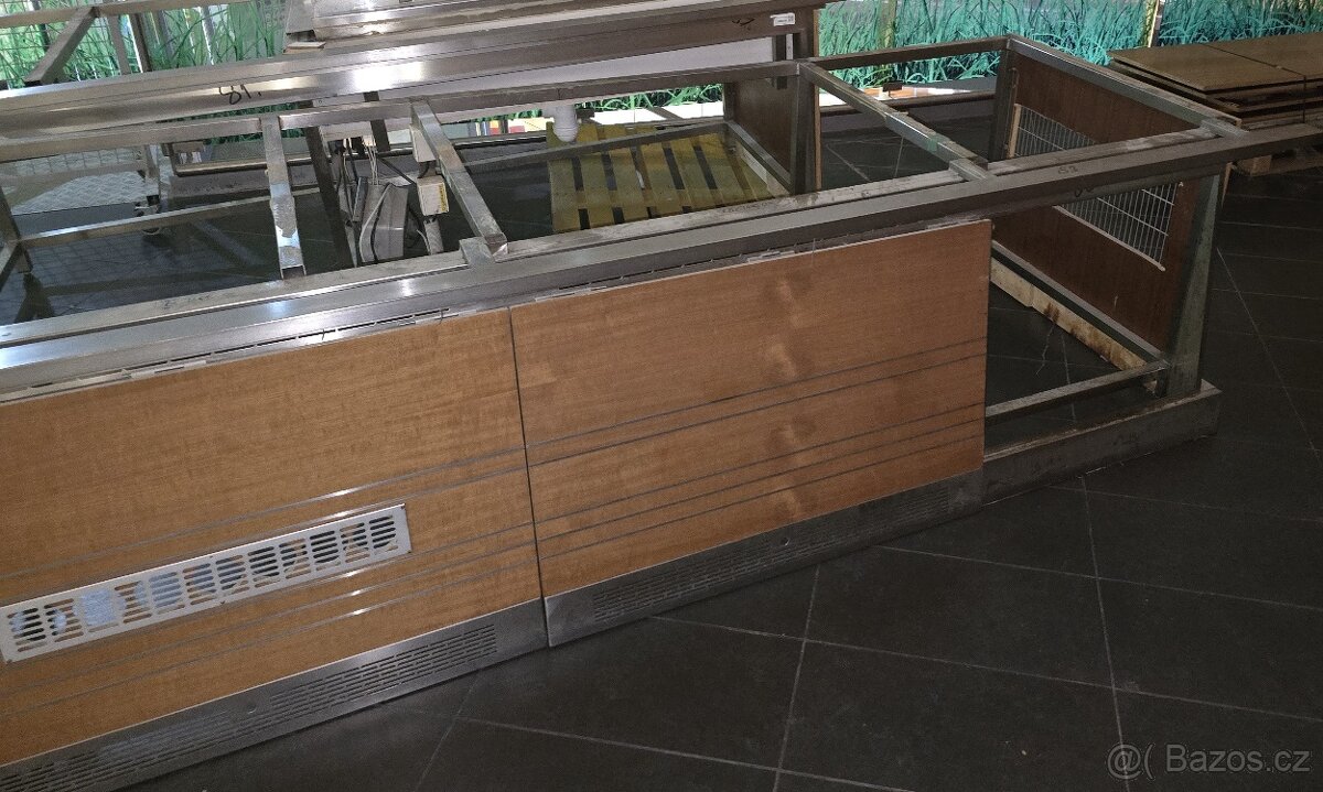 Výdejní stůl na potraviny – gastro č. 083 - 3