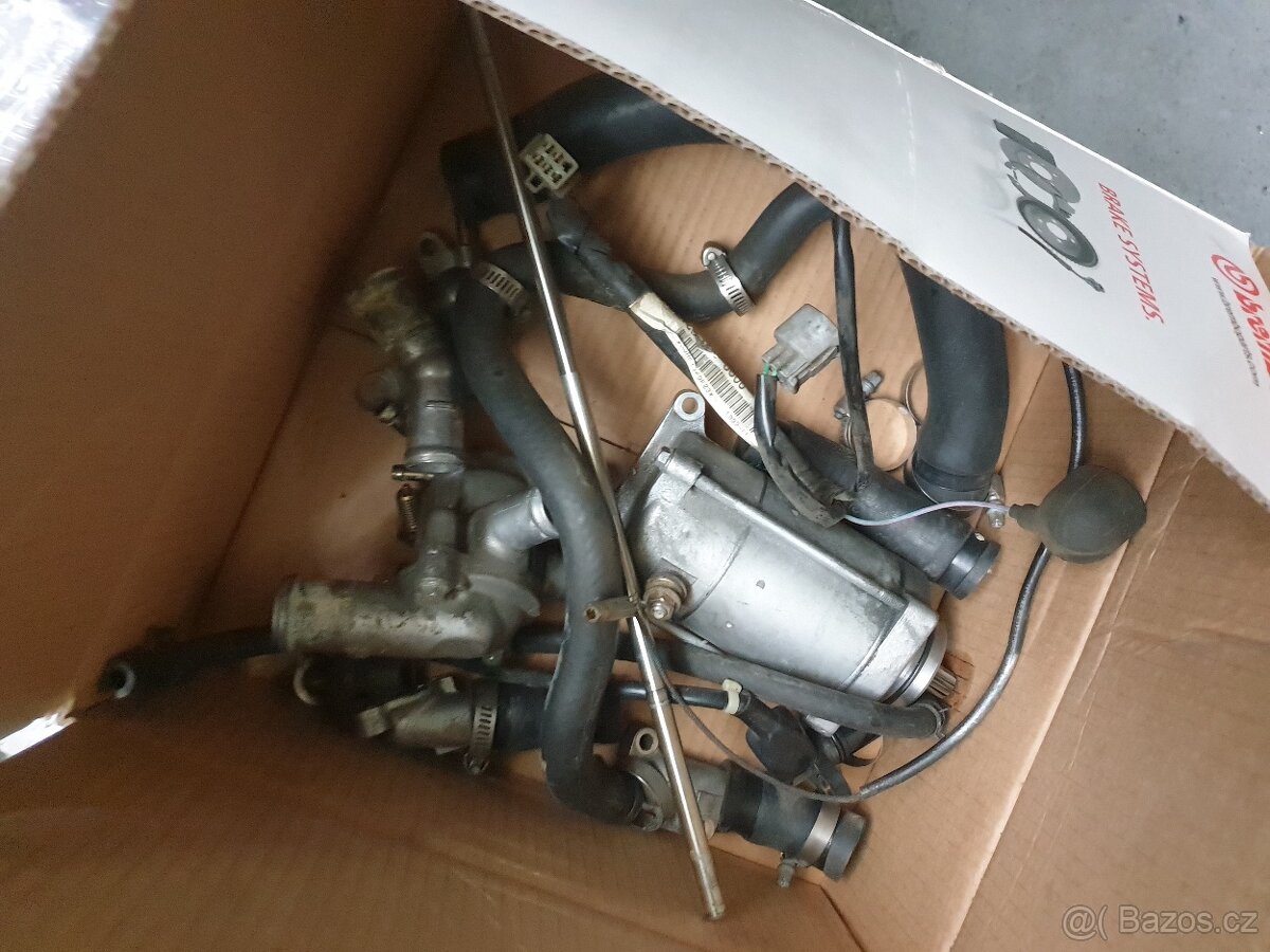 Prodám dily na honda vfr800 2000r.v - 3