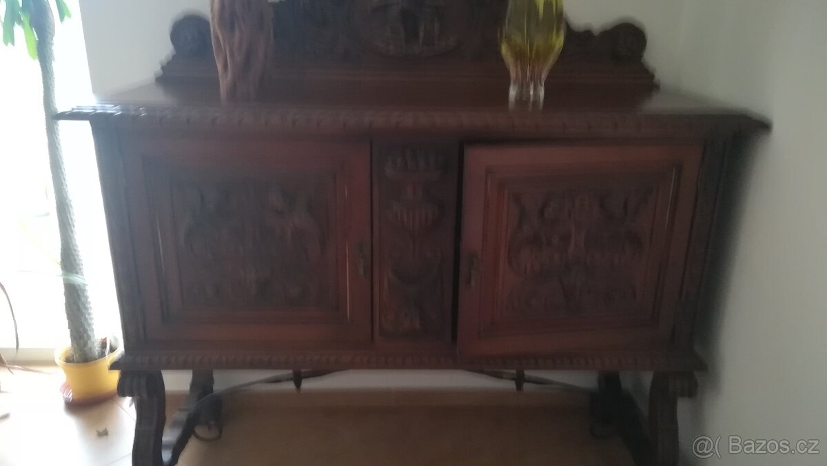 HISTORICKÝ NÁBYTEK - 3