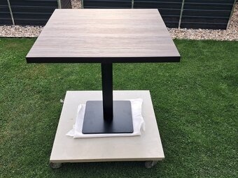 Jídelní stůl pro dvě osoby - 3