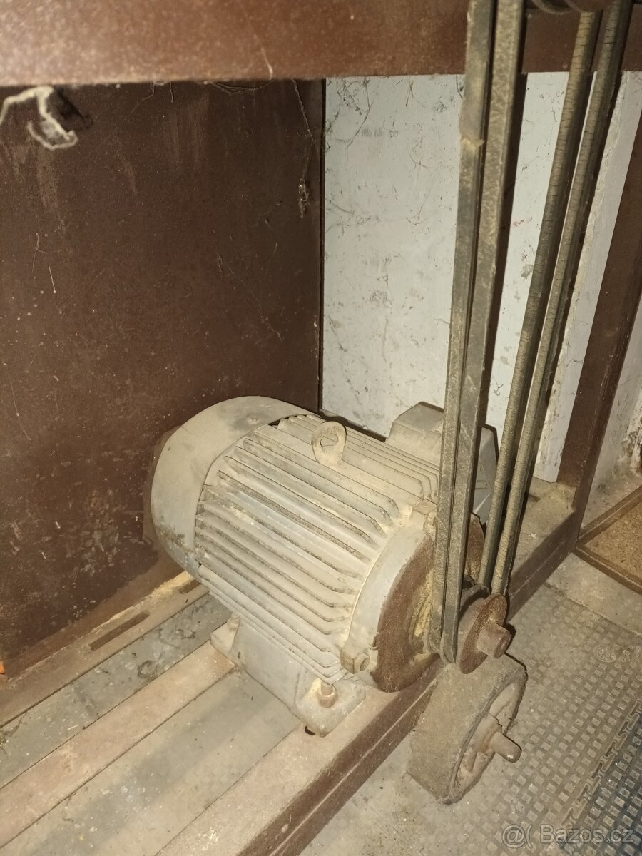 Cirkulárka / pila na dřevo 380 V - 3