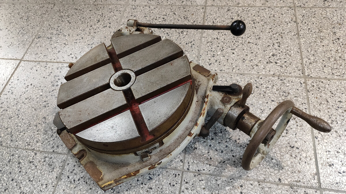 Otočný stůl na frézku, vrtačku a pod. 320mm - 3