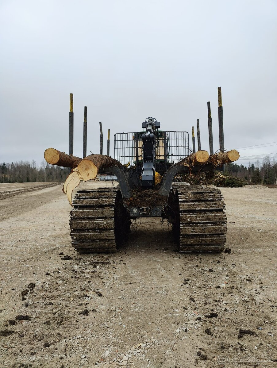 Vyvážecí souprava JOHN DEERE 1010G IBC - 3
