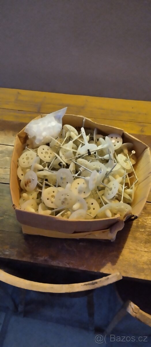 Hmoždinky do polystyrenu - 3