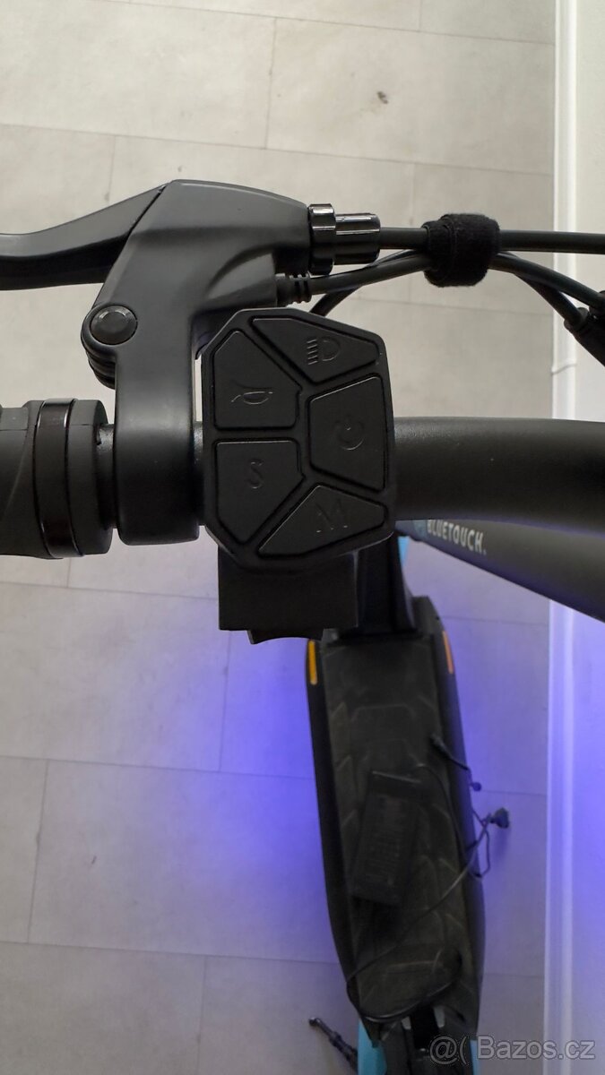 Elektrokoloběžka Maxwheel T8B modrá - 3