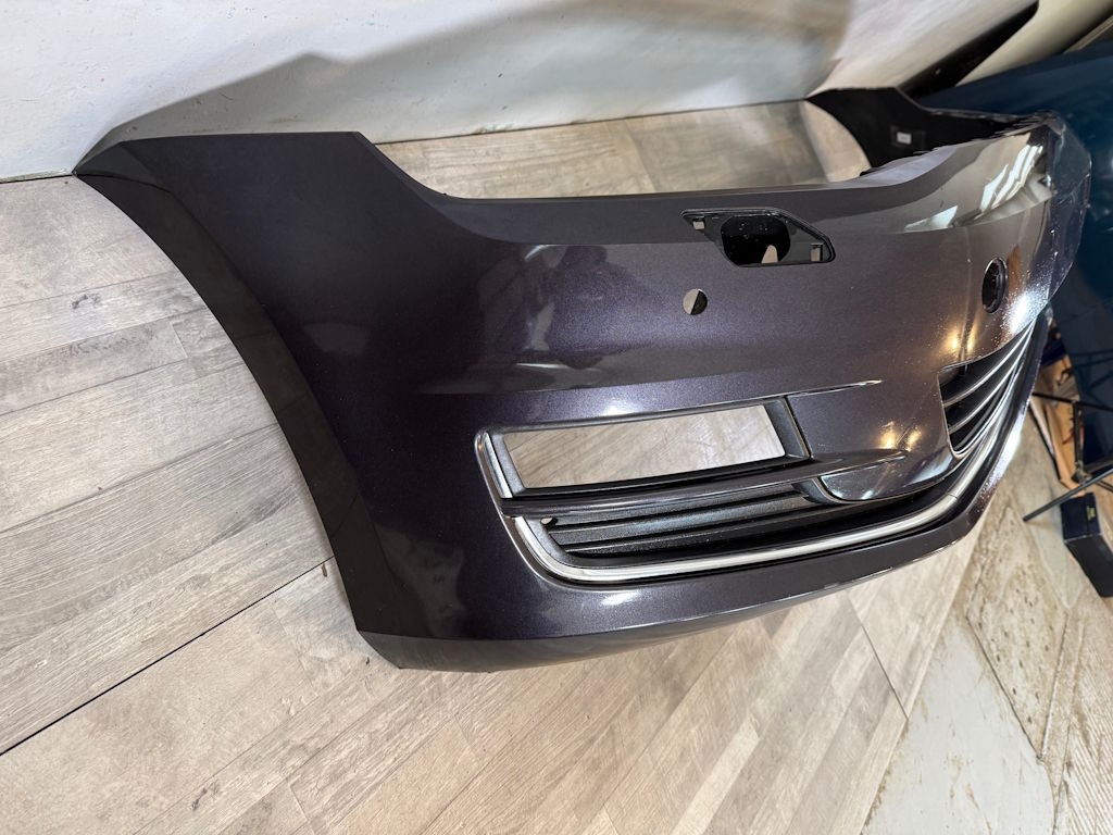 VW GOLF 7 - 2012-2016 - nárazník OST + 4xPDC - 5G0807221 - 3
