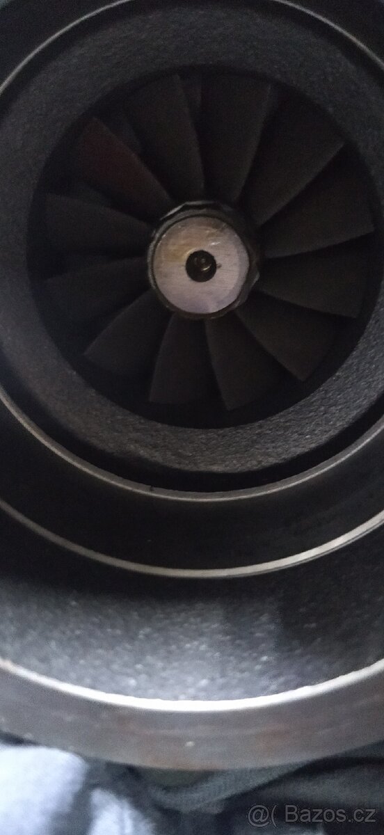 Turbo holset HX40W - 3