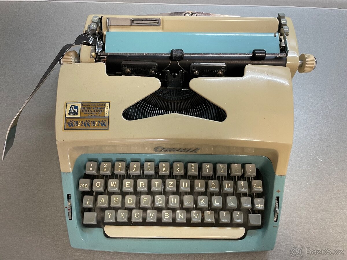 Psací stroj Consul s kufrem - 3