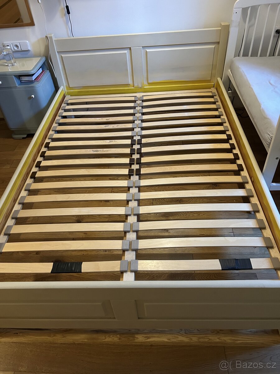Dřevěná masivní postel 140 cm - 3