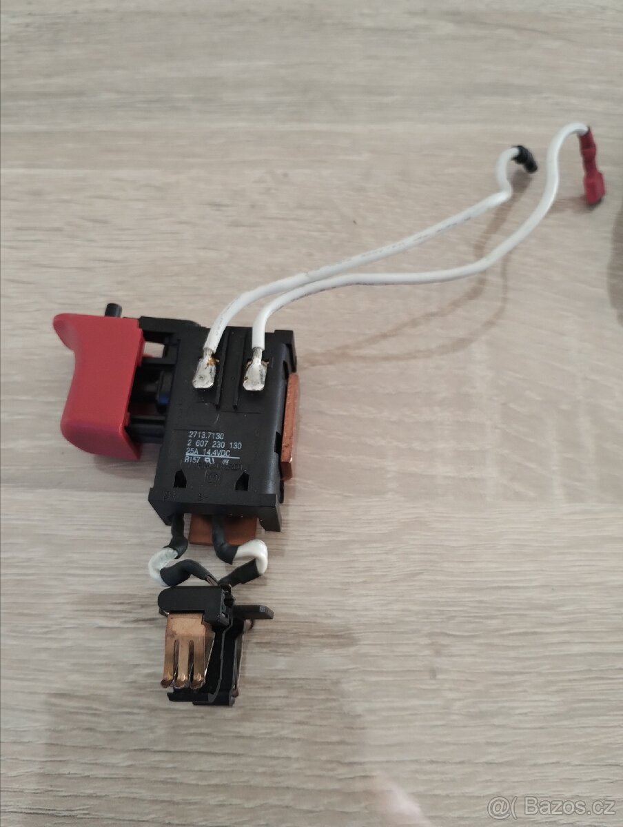 Spínač na Aku Bosch - 3