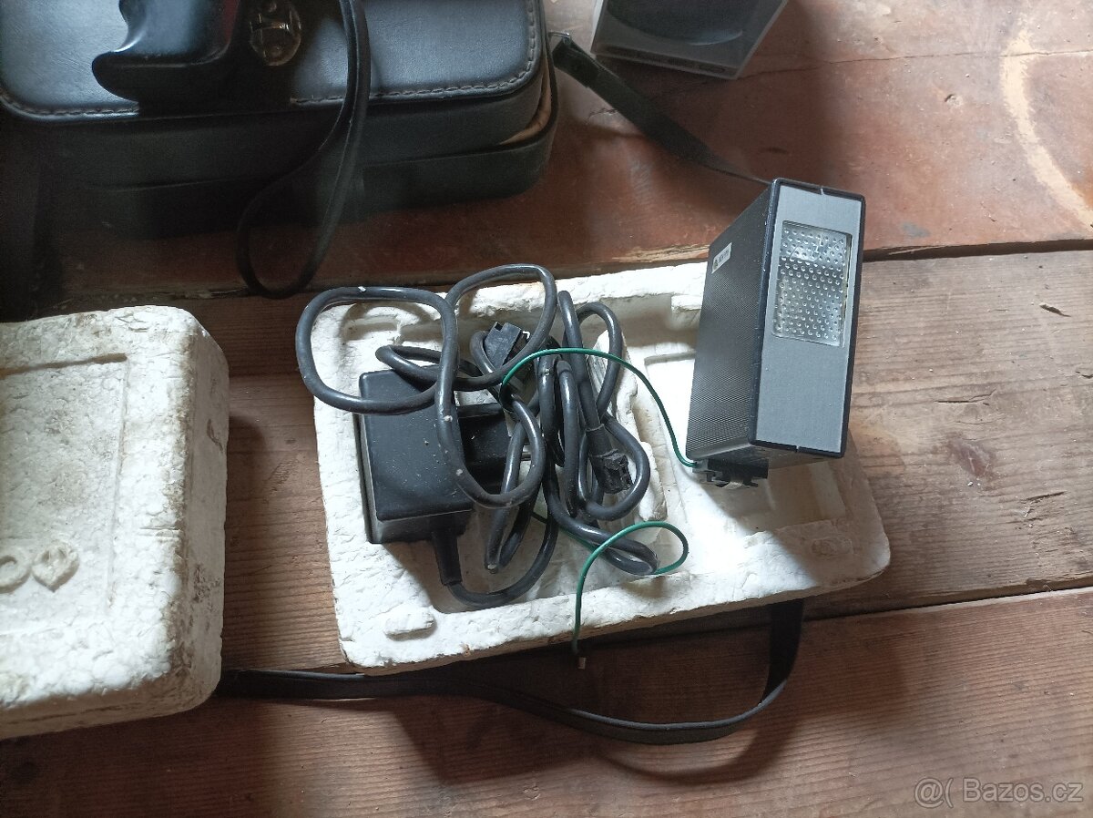 Stará kamera,foto blesky aj. - 3