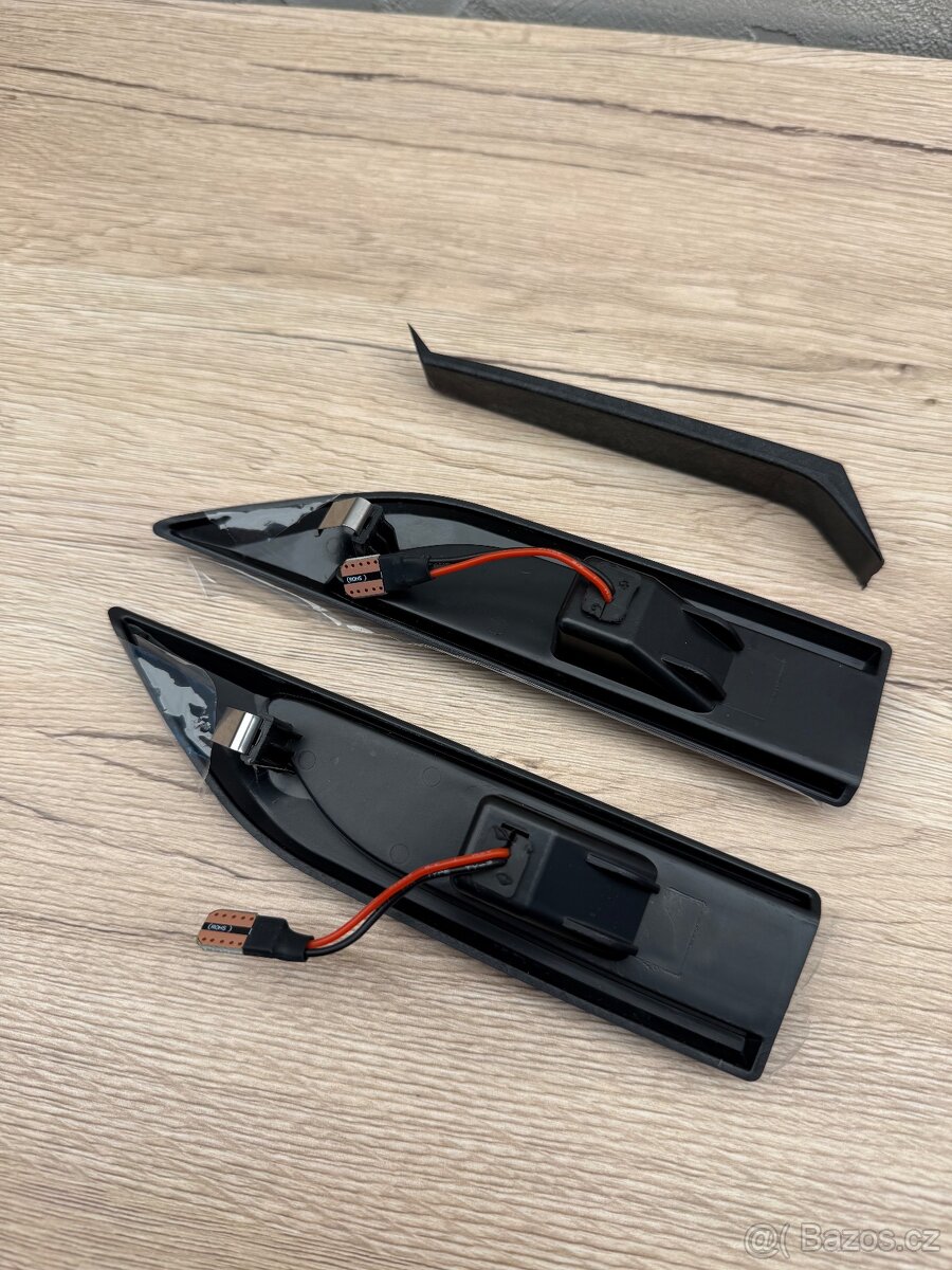 Levý a pravý blinkr blatníku T6/Caddy - 3