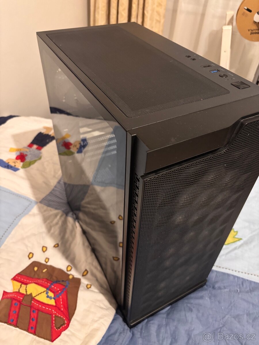 Počítačová skříň včetně 4xventilatoru - velmi dobrý stav - 3