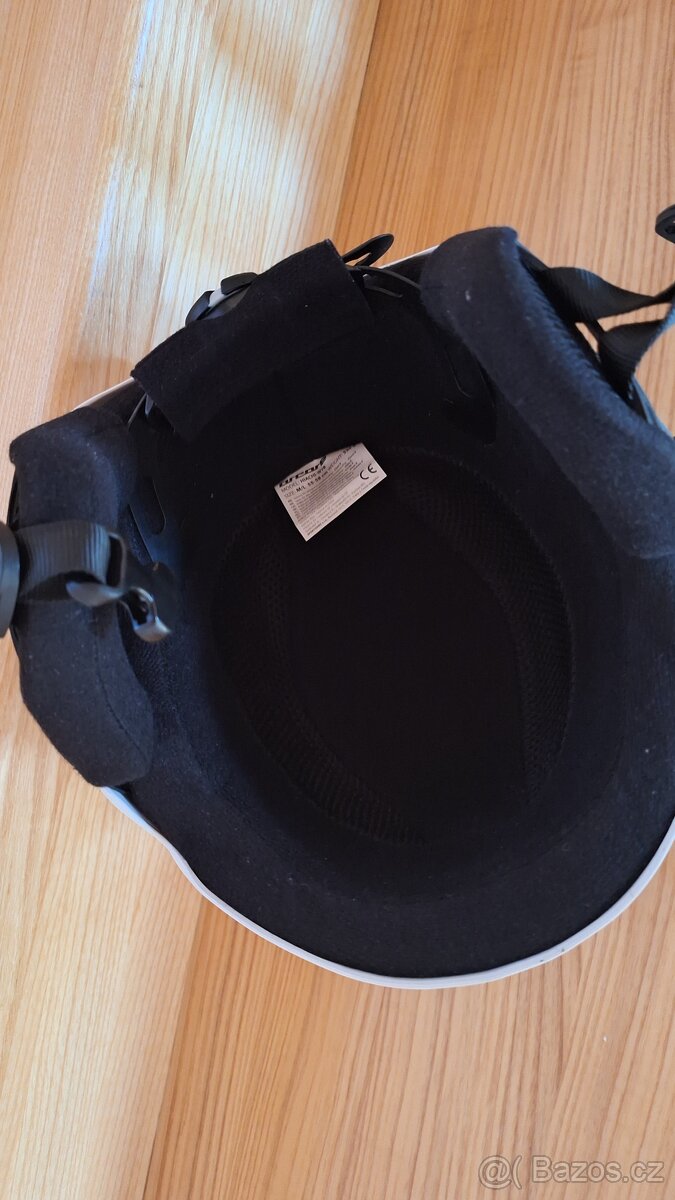 Dámská, dívčí helma vwl. M - 3