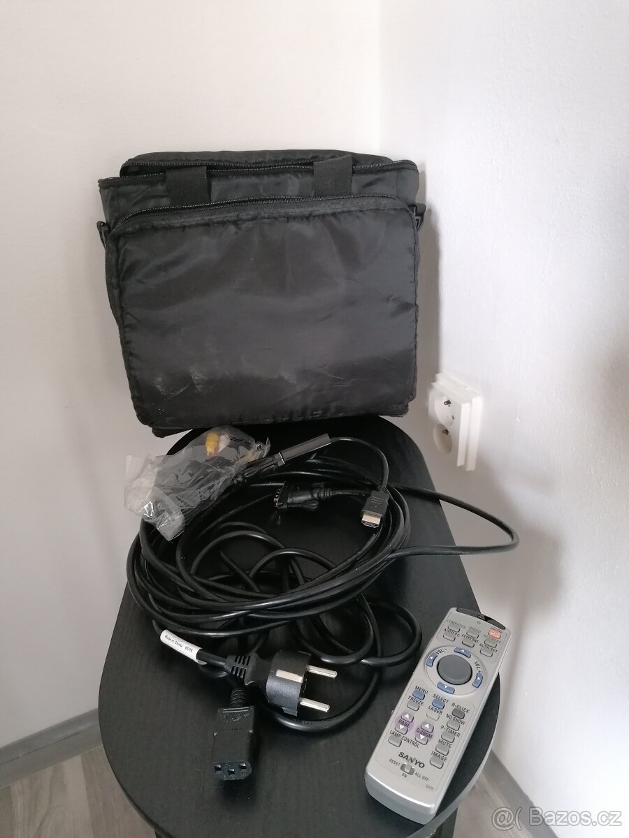 Projektor Sanyo PLC - XU87 - 3