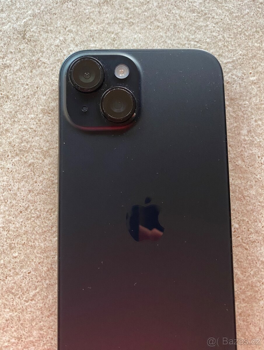 IPhone 15 černý 128GB - 3
