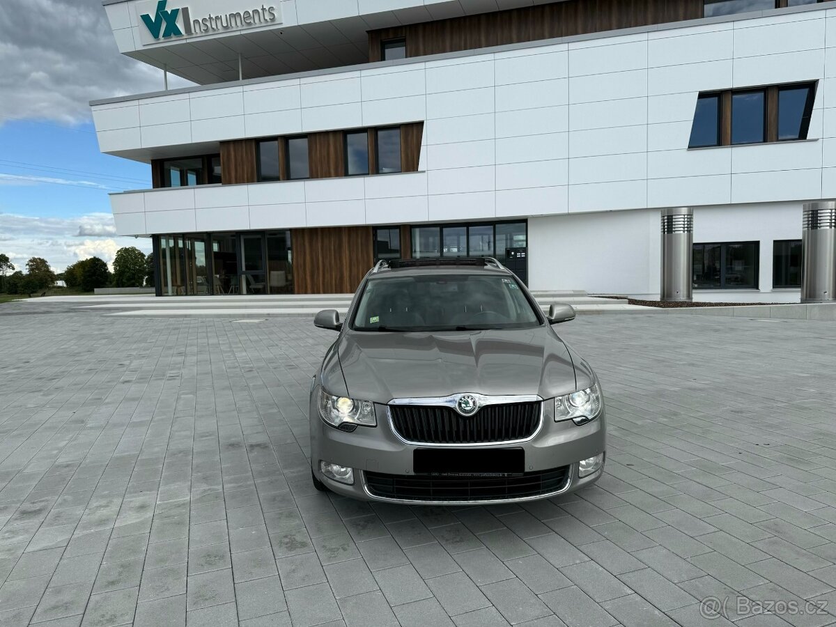 Škoda Superb 2012, DSG, Max vybava(Vymena Superb3, PassatB8) - 3
