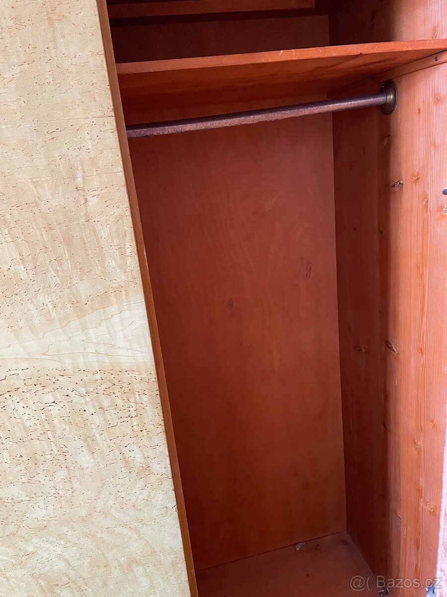 Šatní skříně z masivu - 3