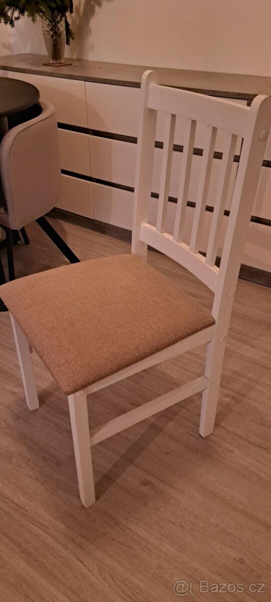 Stůl z masivu + 2 židle - 3