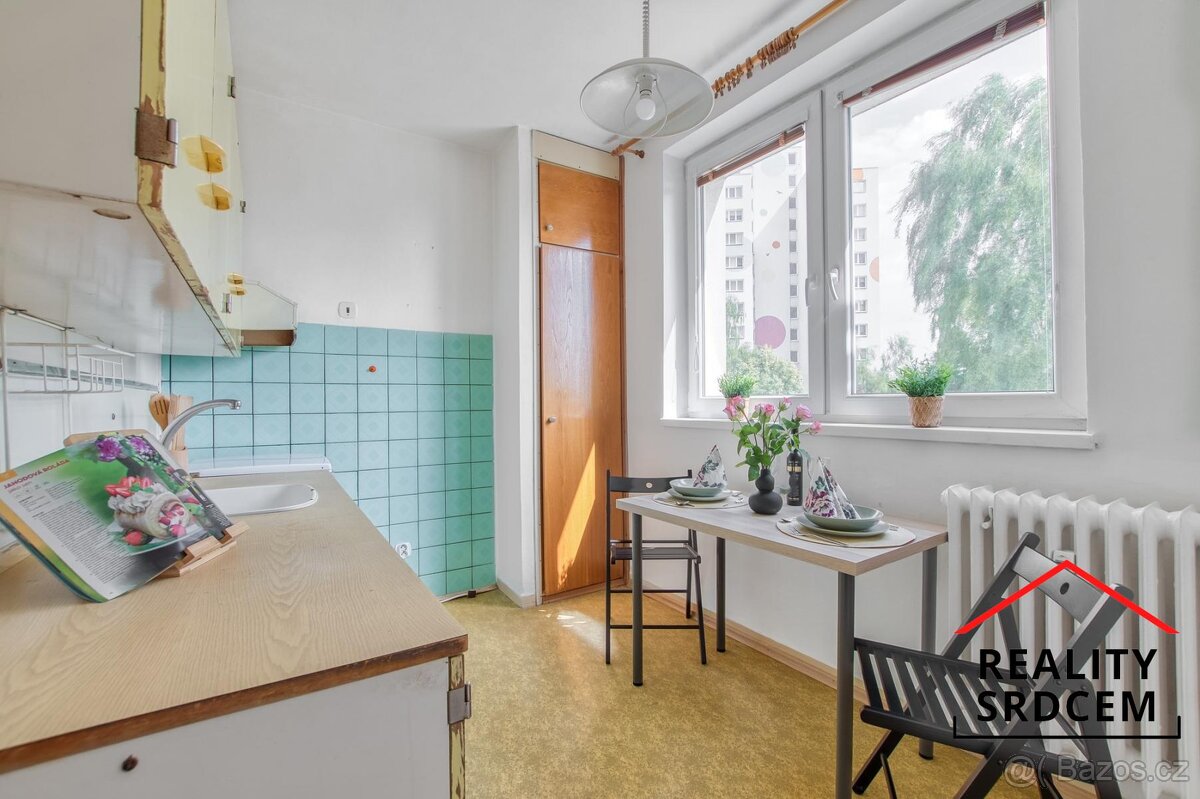 Prodej bytu 2+1, 63 m2, šatna + balkon, Masarykova třída, Or - 3