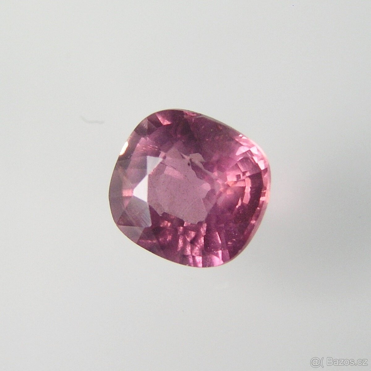 Safír přírodní-cushion-0,58 ct. - 3